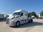 Used 2020 Freightliner Cascadia Detroit DD15AT Semi Truck with Sleeper Cab for sale #352764 - photo 3