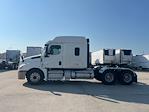 Used 2020 Freightliner Cascadia Detroit DD15AT Semi Truck with Sleeper Cab for sale #352764 - photo 4