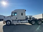 Used 2020 Freightliner Cascadia Detroit DD15AT Semi Truck with Sleeper Cab for sale #352768 - photo 4