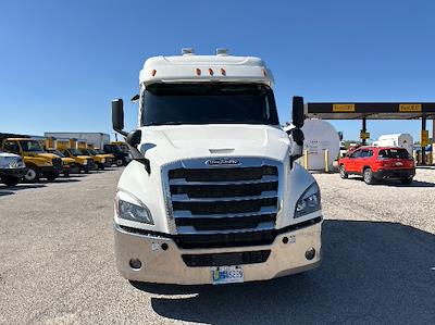 Used 2020 Freightliner Cascadia Detroit DD15AT Semi Truck with Sleeper Cab for sale #352779 - photo 2