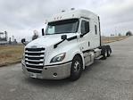Used 2020 Freightliner Cascadia Detroit DD15AT Semi Truck with Sleeper Cab for sale #352780 - photo 3