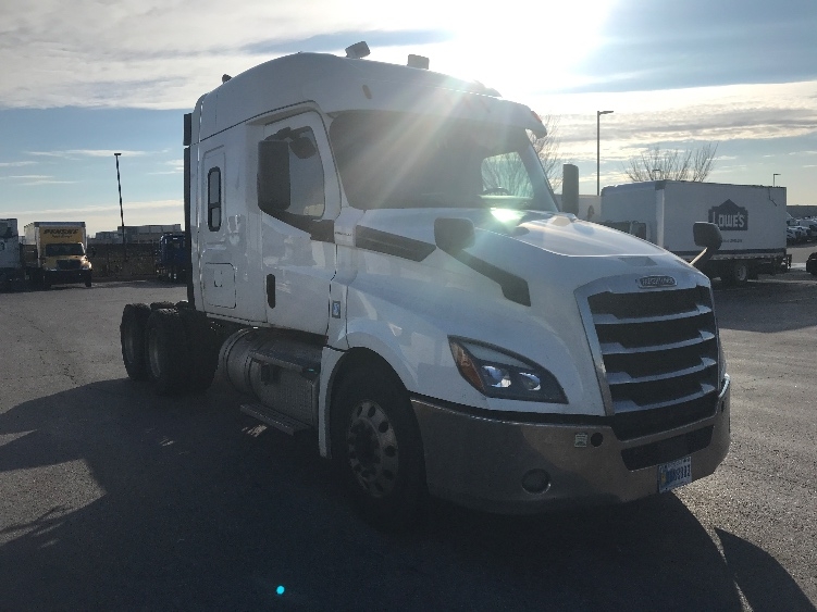 Used 2020 Freightliner Cascadia - photo 1