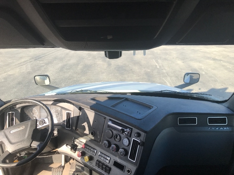 Used 2020 Freightliner Cascadia - photo 14