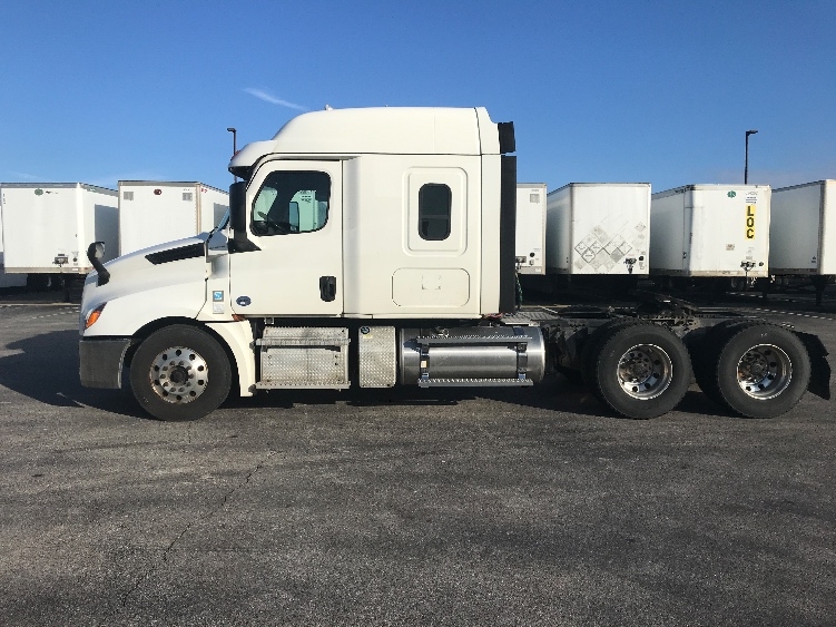 Used 2020 Freightliner Cascadia - photo 6
