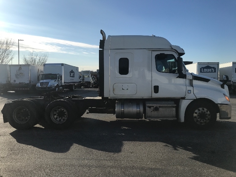 Used 2020 Freightliner Cascadia - photo 10