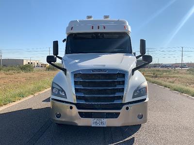 Used 2020 Freightliner Cascadia Detroit DD15AT Semi Truck with Sleeper Cab for sale #352787 - photo 2