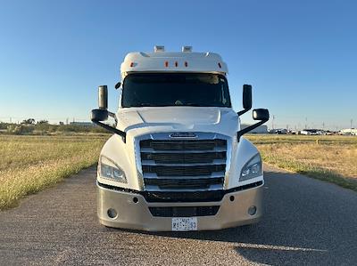 Used 2020 Freightliner Cascadia Detroit DD15AT Semi Truck with Sleeper Cab for sale #352788 - photo 2