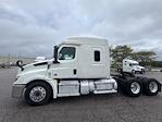 Used 2020 Freightliner Cascadia Detroit DD15AT Semi Truck with Sleeper Cab for sale #352789 - photo 4