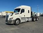 Used 2020 Freightliner Cascadia Detroit DD15AT Semi Truck with Sleeper Cab for sale #352795 - photo 3