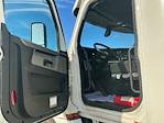Used 2020 Freightliner Cascadia Detroit DD15AT Semi Truck with Sleeper Cab for sale #352795 - photo 9