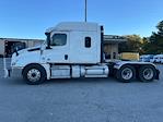 Used 2020 Freightliner Cascadia Detroit DD15AT Semi Truck with Sleeper Cab for sale #352796 - photo 4