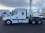 Used 2020 Freightliner Cascadia Detroit DD15AT Semi Truck with Sleeper Cab for sale #352799 - photo 4