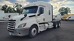 Used 2020 Freightliner Cascadia Detroit DD15AT Semi Truck with Sleeper Cab for sale #352801 - photo 3