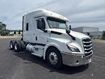 Used 2020 Freightliner Cascadia Detroit DD15AT Semi Truck with Sleeper Cab for sale #352804 - photo 1