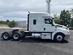 Used 2020 Freightliner Cascadia Detroit DD15AT Semi Truck with Sleeper Cab for sale #352804 - photo 8