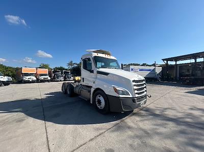 Used 2020 Freightliner Cascadia Detroit DD13 Semi Truck for sale #353439 - photo 1