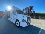 Used 2020 Freightliner Cascadia Detroit DD15AT Semi Truck with Sleeper Cab for sale #353910 - photo 1