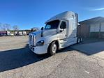Used 2020 Freightliner Cascadia Detroit DD15AT Semi Truck with Sleeper Cab for sale #353910 - photo 3