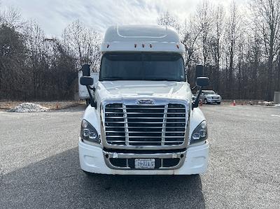 Used 2020 Freightliner Cascadia - photo 1