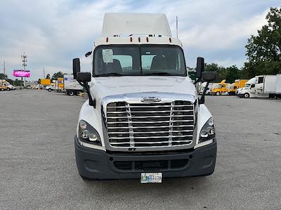 Used 2020 Freightliner Cascadia Detroit DD13 Semi Truck for sale #354003 - photo 2