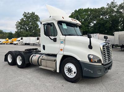 Used 2020 Freightliner Cascadia Detroit DD13 Semi Truck for sale #354006 - photo 1
