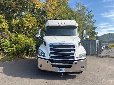 Used 2020 Freightliner Cascadia Detroit DD13 Semi Truck with Sleeper Cab for sale #354065 - photo 2