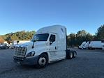 Used 2020 Freightliner Cascadia Detroit DD15AT Semi Truck with Sleeper Cab for sale #354089 - photo 3