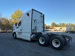 Used 2020 Freightliner Cascadia Detroit DD15AT Semi Truck with Sleeper Cab for sale #354089 - photo 5
