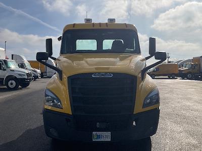 Used 2020 Freightliner Cascadia Detroit DD13 Semi Truck for sale #354172 - photo 2