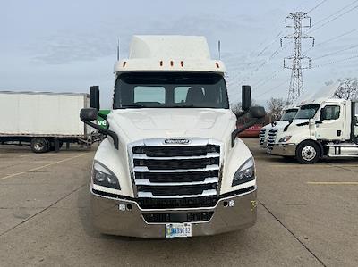 Used 2020 Freightliner Cascadia Detroit DD13 Semi Truck for sale #354236 - photo 2