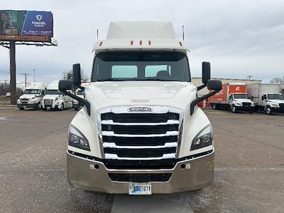 Used 2020 Freightliner Cascadia Detroit DD13 Semi Truck for sale #354242 - photo 2