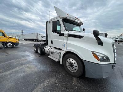Used 2020 Freightliner Cascadia Detroit DD15AT Semi Truck for sale #354347 - photo 1