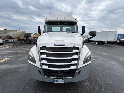 Used 2020 Freightliner Cascadia Detroit DD15AT Semi Truck for sale #354347 - photo 2