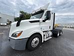 Used 2020 Freightliner Cascadia Detroit DD15AT Semi Truck for sale #354347 - photo 3
