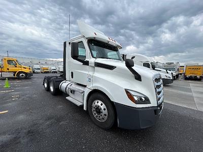 Used 2020 Freightliner Cascadia Detroit DD15AT Semi Truck for sale #354348 - photo 1
