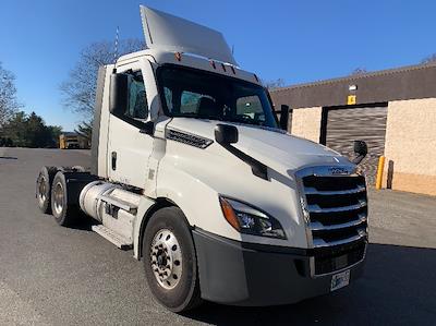 Used 2020 Freightliner Cascadia Detroit DD15AT Semi Truck for sale #354464 - photo 1