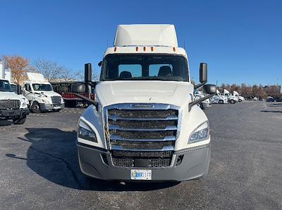 Used 2020 Freightliner Cascadia Detroit DD15AT Semi Truck for sale #354468 - photo 2