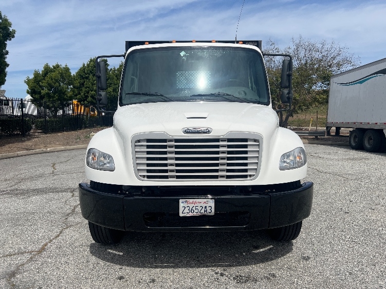 Used 2021 Freightliner M2 106 - photo 2