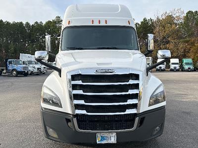 Used 2020 Freightliner Cascadia Detroit DD15AT Semi Truck with Sleeper Cab for sale #354720 - photo 2
