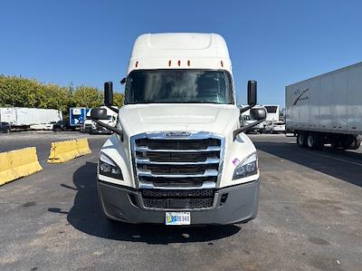 Used 2020 Freightliner Cascadia Detroit DD15AT Semi Truck with Sleeper Cab for sale #354900 - photo 2