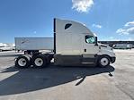 Used 2020 Freightliner Cascadia Detroit DD15AT Semi Truck with Sleeper Cab for sale #354900 - photo 8