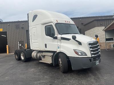 Used 2020 Freightliner Cascadia Detroit DD13 Semi Truck with Sleeper Cab for sale #355085 - photo 1