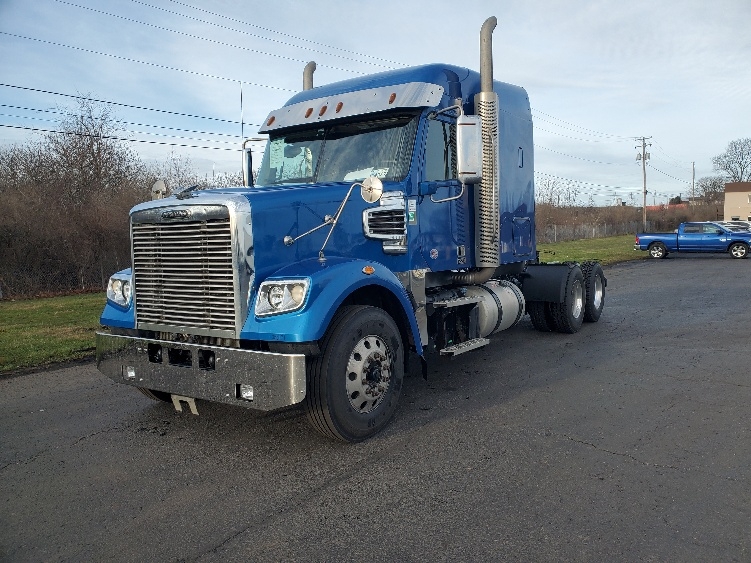 Used 2020 Freightliner Coronado - photo 5