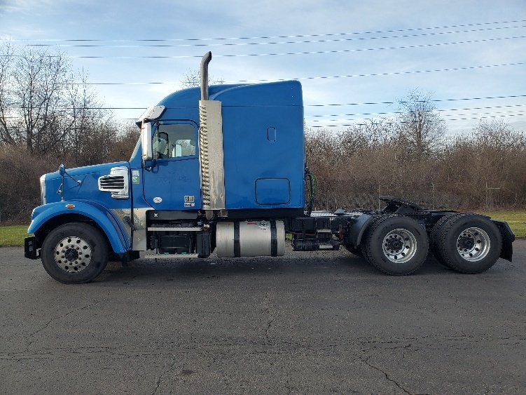 Used 2020 Freightliner Coronado - photo 6