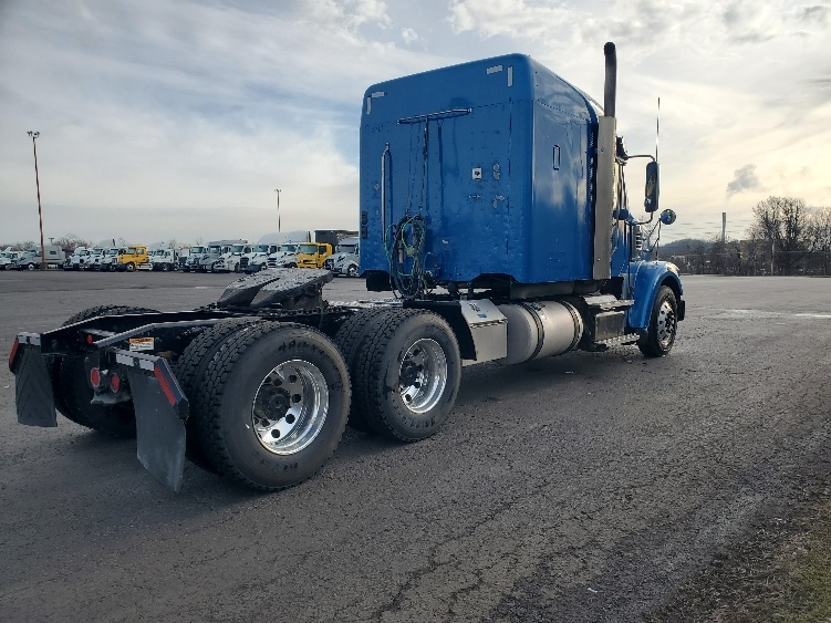 Used 2020 Freightliner Coronado - photo 9