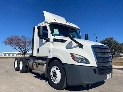 Used 2020 Freightliner Cascadia - photo 1