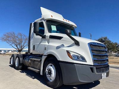Used 2020 Freightliner Cascadia - photo 1