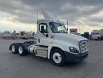 Used 2020 Freightliner Cascadia Detroit DD13 Semi Truck for sale #355381 - photo 1