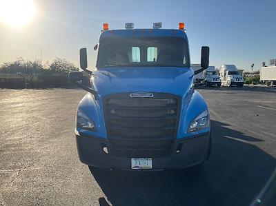 Used 2020 Freightliner Cascadia Detroit DD15AT Semi Truck for sale #355525 - photo 2