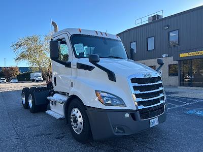 Used 2020 Freightliner Cascadia Detroit DD13 Semi Truck for sale #355567 - photo 1